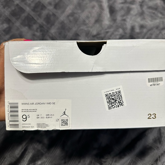 Air Jordan 1 Mid SE Split Black White - Picture 7 of 7